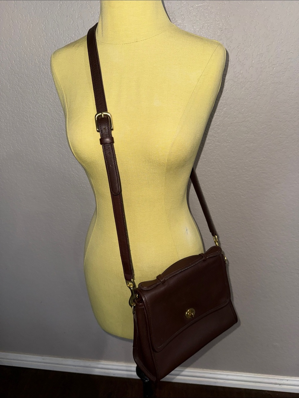 Vintage Coach 9870 Brown Leather Bag